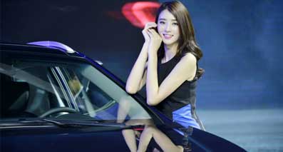 最美、最会摆pose的车展车模，原来是她！
