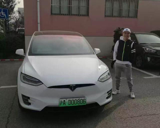 新能源小绿牌上路了，以后你可能经常能看到它