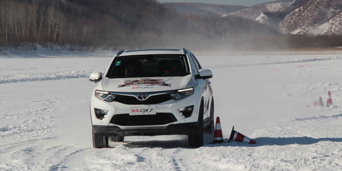 老司机教你花样玩冰雪 东南DX7冰雪体验
