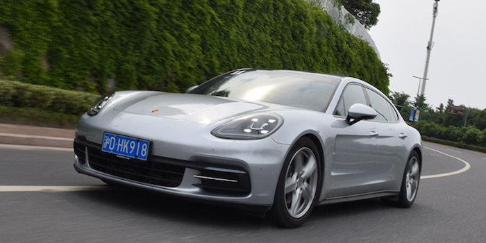 带着老板飞奔起来 体验全新Panamera 4行政加长版