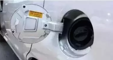 你绝对不知道 汽车油箱为什么要有左右之分