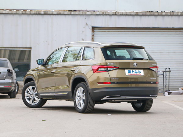 斯柯达  TSI330 左后正45度