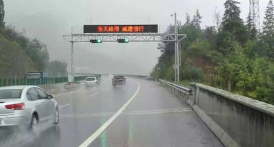 “右侧超车”到底是怎么超？为什么违规？