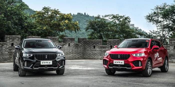 两个集装箱都压不变形的WEY VV5s上市，售15万起