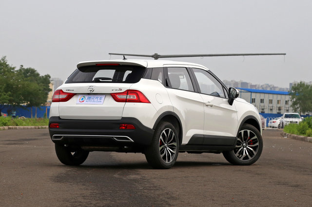中华V3 2017款 1.5T AT旗舰型