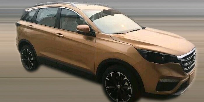 风格更加年轻化 一汽吉林森雅R9实车图曝光