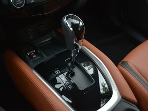 东风日产  2.5L 换挡杆