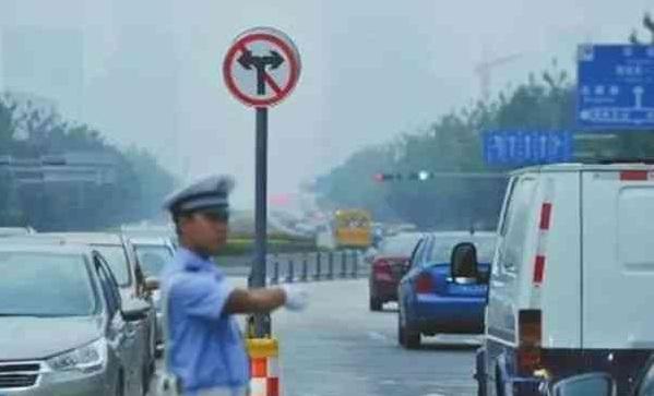 转左不给，转右也不给,这路应该怎么走呢？