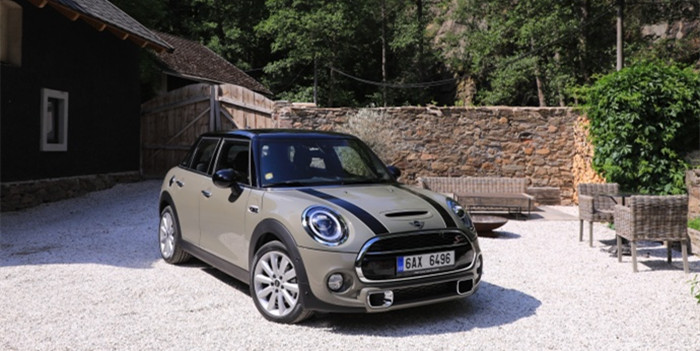 MINI Cooper S 5门版