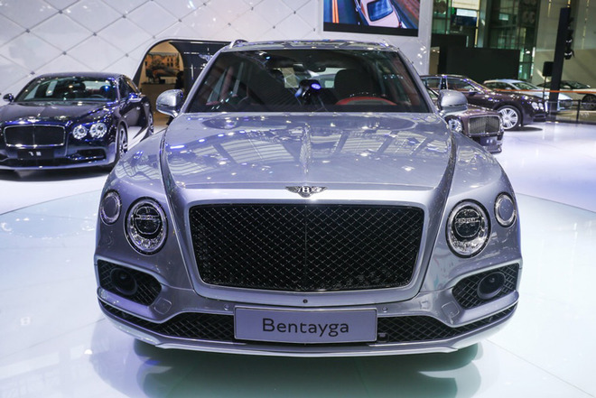 宾利阵容亮相深圳车展 Bentayga V8完成首秀