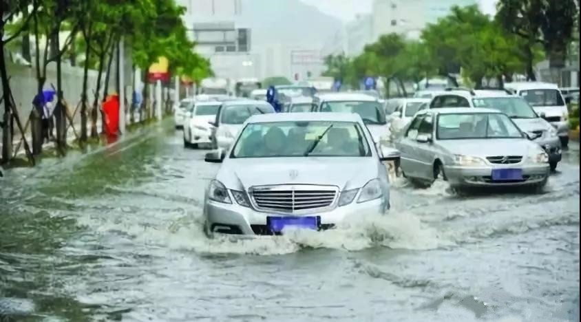 一分钟解决用车问题 雨季用车指南