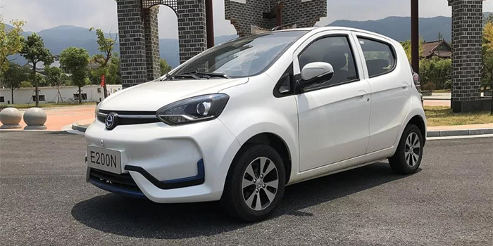 占号是代步神器 江铃E200N满足日常代步需求
