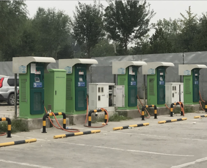电动汽车续航提升 长途出行仍存充电焦虑