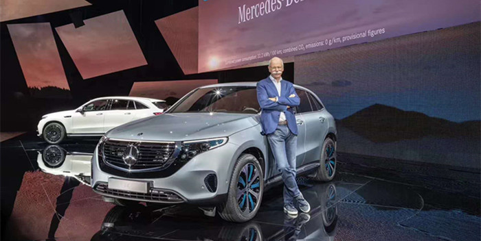 续航超450公里 奔驰纯电动SUV EQC全球首发