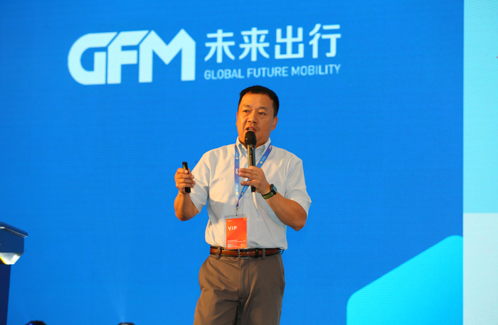 自动驾驶大规模商业化还需迈过几道坎？