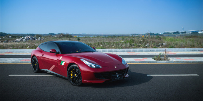 Ferrari GTC4LUSSOT