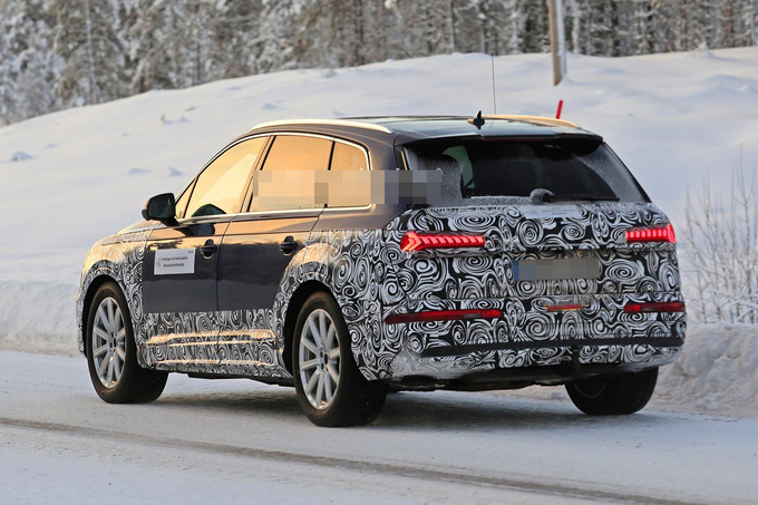 全新奥迪Q7曝光，3.0T+8AT动力，内饰向A8L看齐，要涨价了！