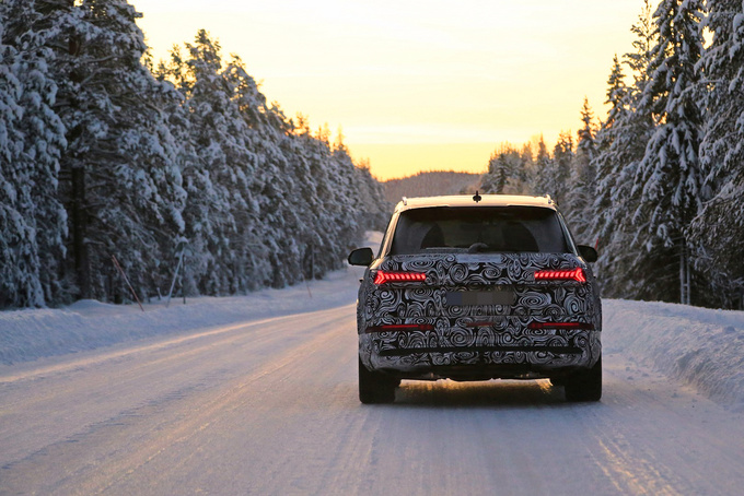 全新奥迪Q7曝光，3.0T+8AT动力，内饰向A8L看齐，要涨价了！