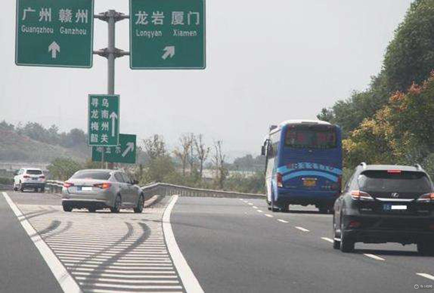 高速开车有秘籍 这几种坏习惯可能害了你