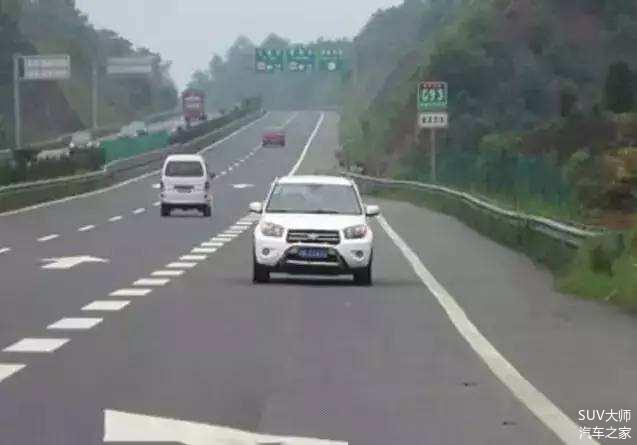 高速上驾车的四大禁忌别轻易去尝试 很多人都栽了