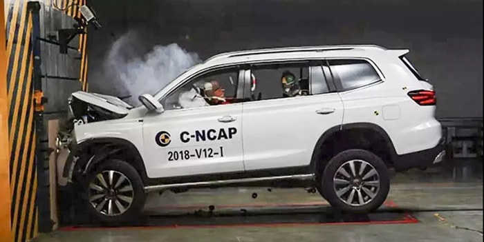 还在用“体格”判断安全性？RX8用数据证明实力