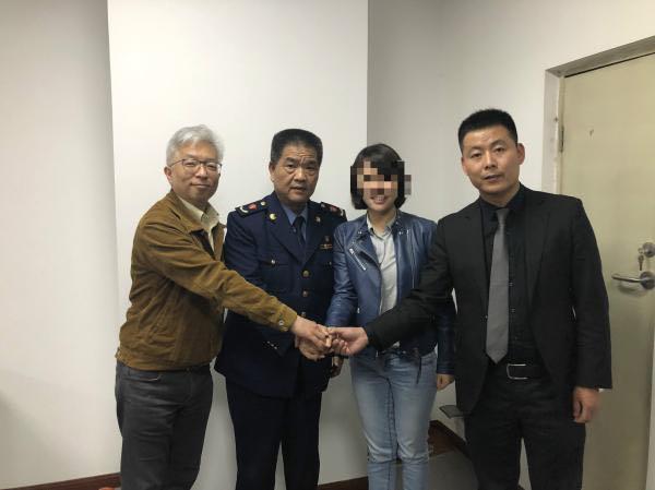 奔驰女车主与4S店协议曝光 换新车/退服务费