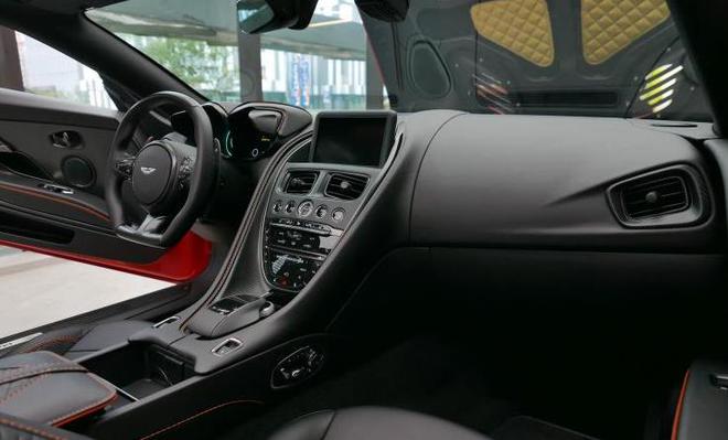 阿斯顿·马丁DBS Superleggera Volante国内首发