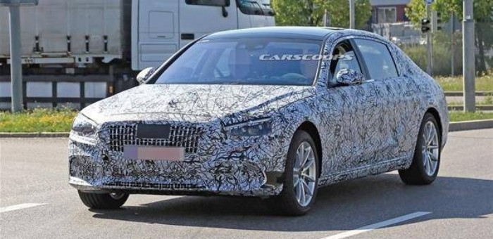 搭载4.0T V8发动机 迈巴赫S级谍照曝光