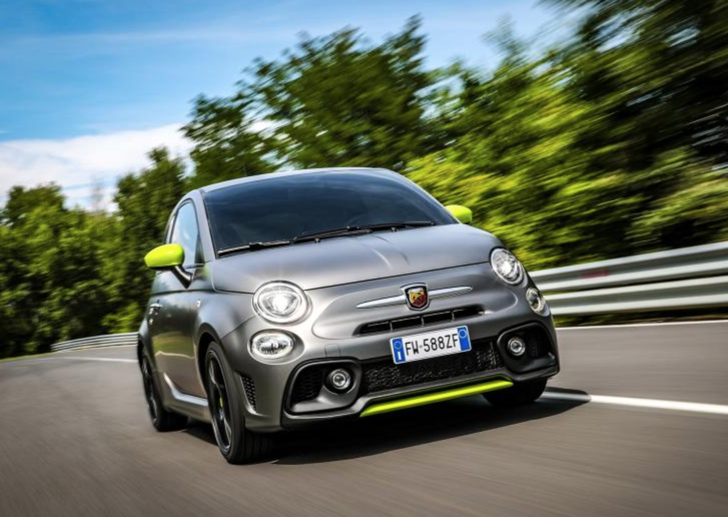 百公里加速7.3秒 新Abarth 595 Pista官图曝光