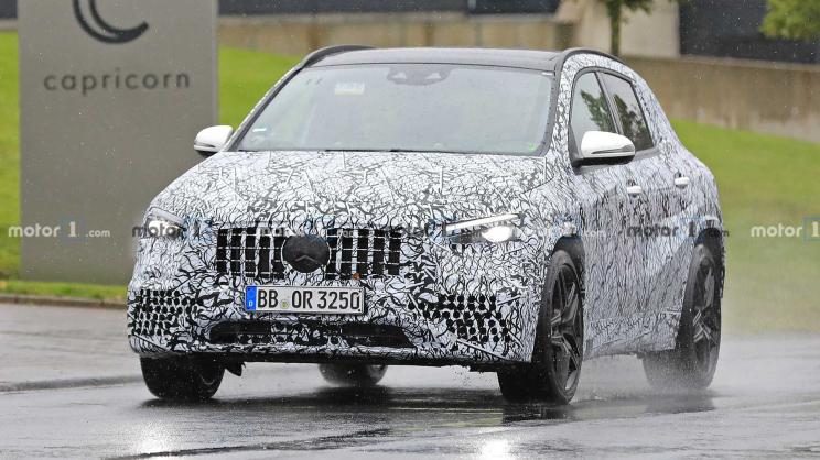 全新梅赛德斯-AMG GLA 45路试谍照曝光