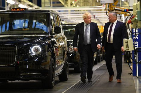 英国首相约翰逊再访LEVC  并给予高度评价