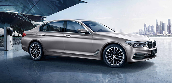 BMW 5系插电混动里程升级版售49.99万元起