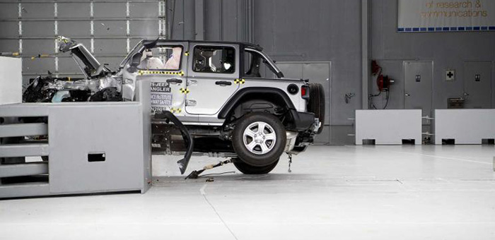 IIHS新成绩：海外版Jeep牧马人碰撞翻车