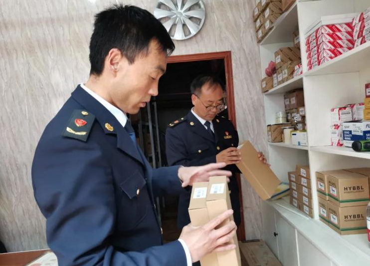 涉及多个品牌 上千套假冒汽车配件被查