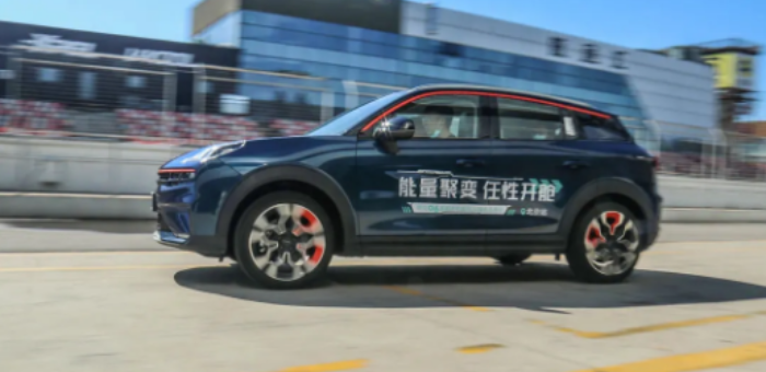 搭载L2.5级自动驾驶辅助 领克06售11.86万起