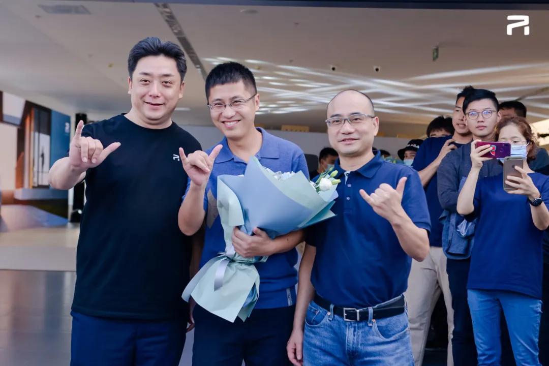 打造新零售体系 首批荣威ER6车主完成提车