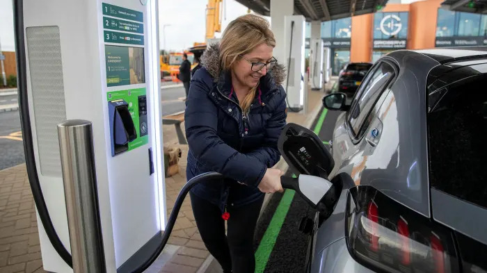 英国2030禁售燃油车 电动车充电企业迎新机遇