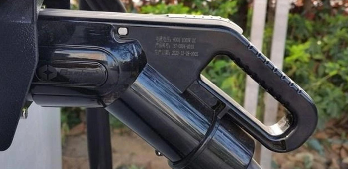 广汽埃安超级快充桩曝光：功率可达600kW