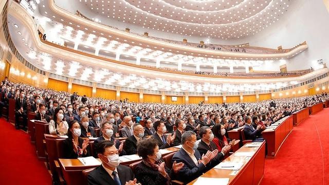 新能源汽车首次“缺席”两会 充换电争论再起