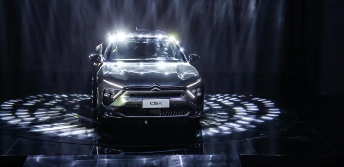 “凡尔赛”本赛来了 东风雪铁龙C5X全球首秀