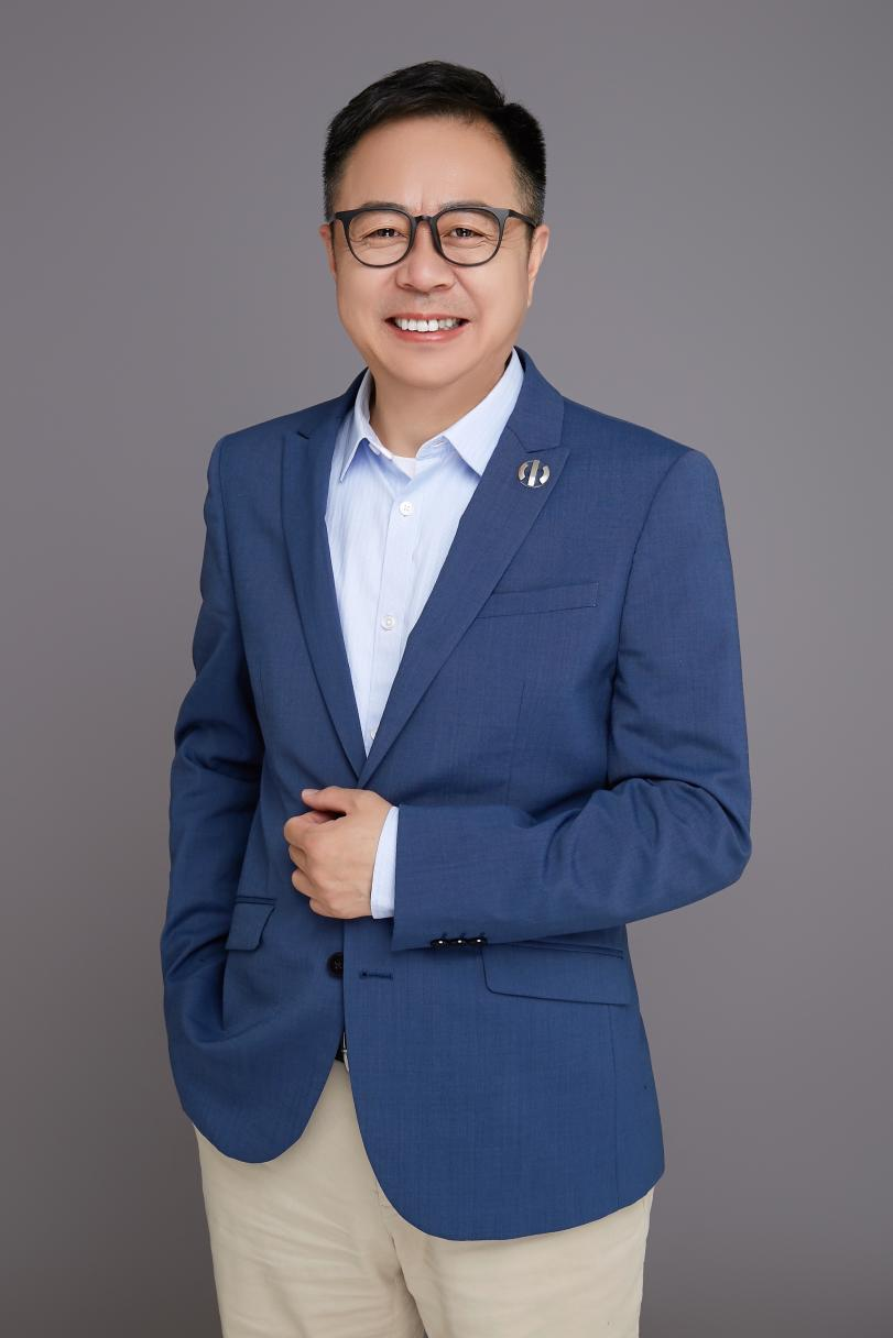 李峰加盟华人运通任联席总裁