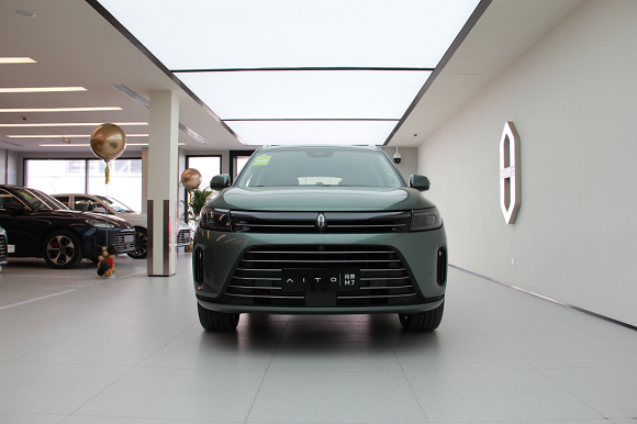 静态体验AITO问界M7，媲美“百万级”豪车？