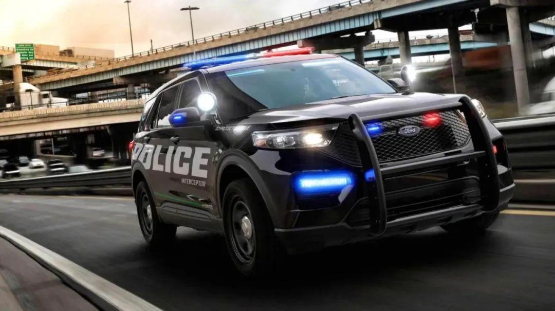 纵置后驱犹如美式警车附体，全新福特探险者依然硬核