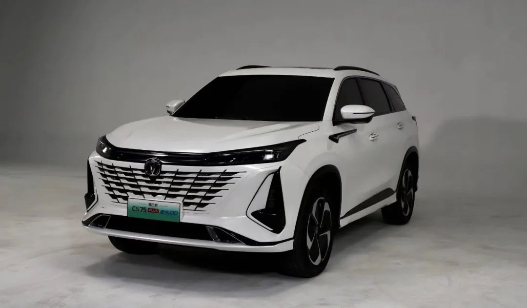 长安CS75PLUS智电iDD亮相
