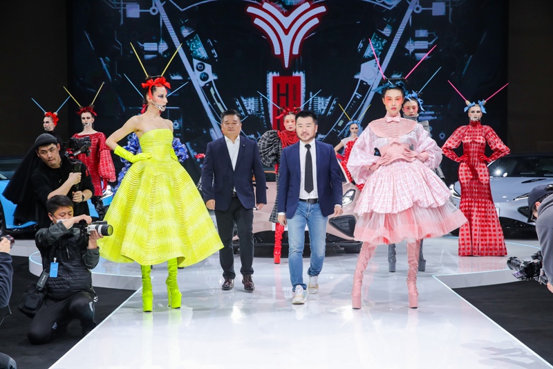 哪吒GT发布中国首个SS DRESS CODE