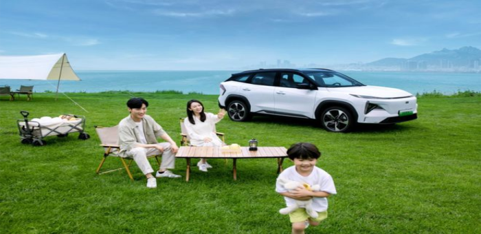 纯电115公里，亏电油耗5.23L，银河L7售13.87万起