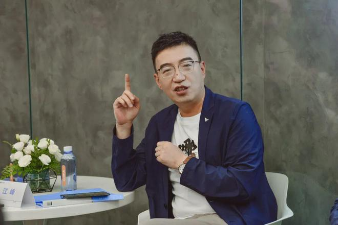 自研自造加开放合作，哪吒智能化没有天花板