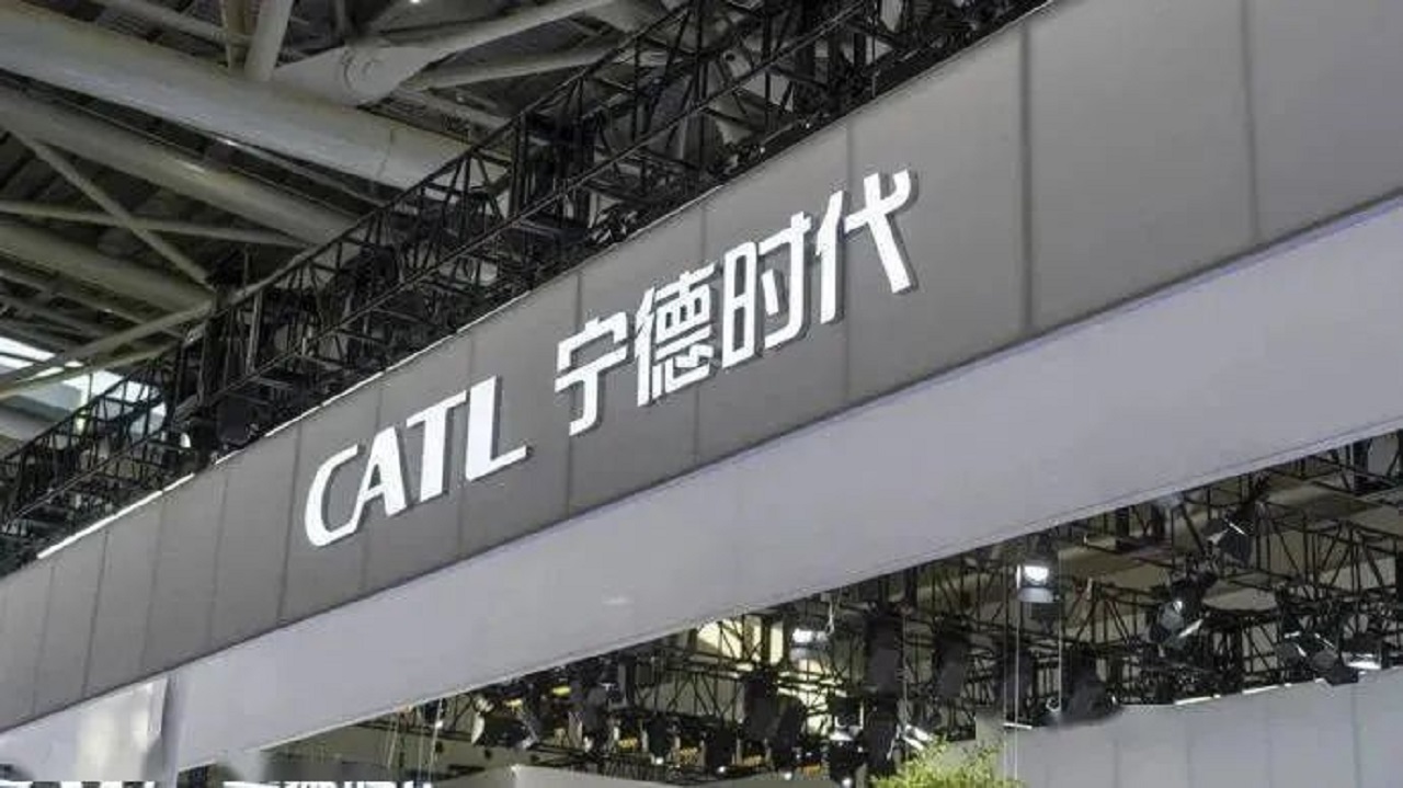 特斯拉FSD即将进入中国 何小鹏又“坐不住”了？