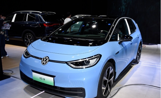 全新帕萨特与途观L挑大梁，2024年上汽大众还得靠燃油车