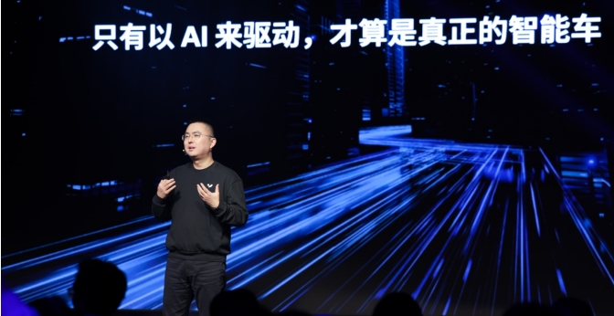 V1.4.0升级200多项功能，极越01纯视觉高阶智驾站稳第一梯队 